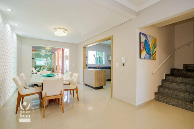 Imagem Sobrado com 4 Quartos à Venda, 209 m² em Portão - Curitiba
