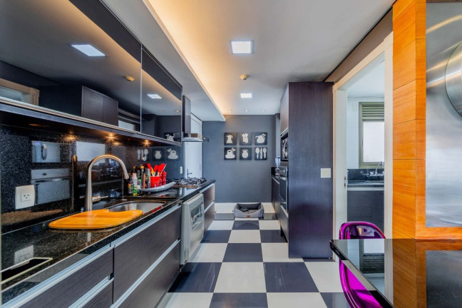 Imagem Imóvel com 3 Quartos à Venda, 161 m² em Moinhos De Vento - Porto Alegre Imagem Imóvel com 3 Quartos à Venda, 161 m² em Moinhos De Vento - Porto Alegre