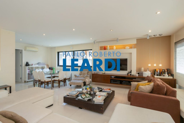 Imagem Apartamento com 4 Quartos à Venda, 235 m² em Aclimação - São Paulo Imagem Apartamento com 4 Quartos à Venda, 235 m² em Aclimação - São Paulo