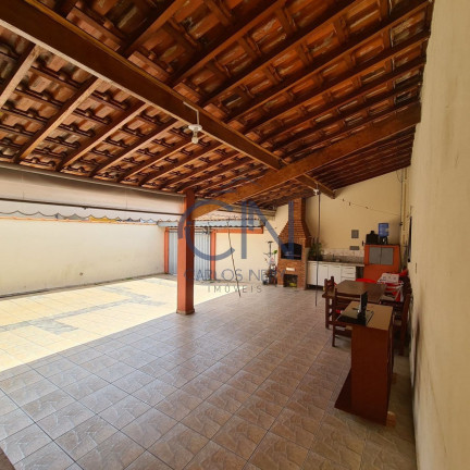 Imagem Casa com 3 Quartos à Venda, 226 m² em Jardim Ana Emilia - Taubaté Imagem Casa com 3 Quartos à Venda, 226 m² em Jardim Ana Emilia - Taubaté
