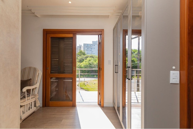 Imagem Casa com 3 Quartos à Venda, 261 m² em Passo Das Pedras - Porto Alegre Imagem Casa com 3 Quartos à Venda, 261 m² em Passo Das Pedras - Porto Alegre