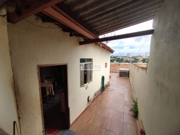 Imagem Casa com 2 Quartos à Venda, 300 m² em Nossa Senhora Da Abadia - Uberaba Imagem Casa com 2 Quartos à Venda, 300 m² em Nossa Senhora Da Abadia - Uberaba