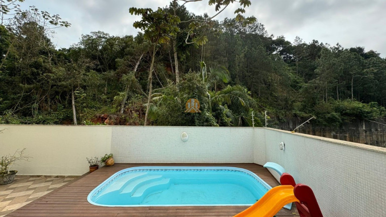 Imagem Imóvel com 3 Quartos à Venda, 213 m² em Pioneiros - Balneário Camboriú Imagem Imóvel com 3 Quartos à Venda, 213 m² em Pioneiros - Balneário Camboriú