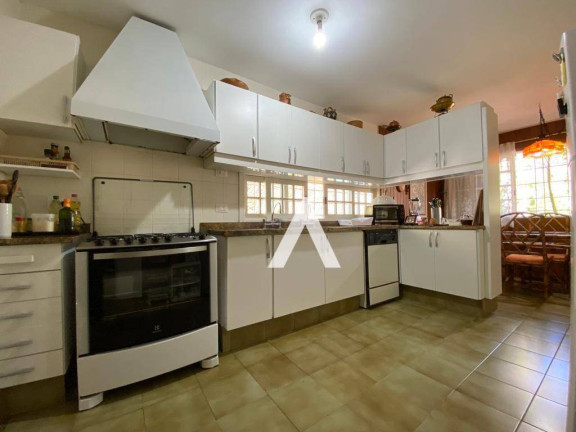 Imagem Casa com 4 Quartos à Venda, 373 m² em Quebra Frascos - Teresópolis Imagem Casa com 4 Quartos à Venda, 373 m² em Quebra Frascos - Teresópolis