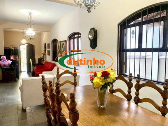 Imagem Casa com 4 Quartos à Venda, 298 m² em Tijuca - Rio De Janeiro Imagem Casa com 4 Quartos à Venda, 298 m² em Tijuca - Rio De Janeiro