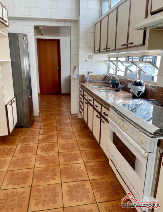 Imagem Casa com 5 Quartos à Venda, 300 m² em Centro - Jacareí Imagem Casa com 5 Quartos à Venda, 300 m² em Centro - Jacareí