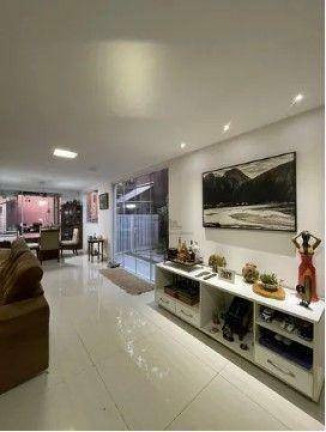 Imagem Casa com 4 Quartos à Venda, 250 m² em Serra Grande - Niterói Imagem Casa com 4 Quartos à Venda, 250 m² em Serra Grande - Niterói