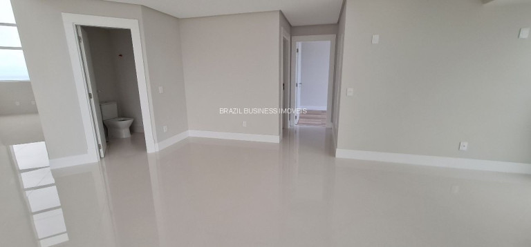 Imagem Imóvel com 4 Quartos à Venda, 227 m² em Centro - Balneário Camboriú Imagem Imóvel com 4 Quartos à Venda, 227 m² em Centro - Balneário Camboriú