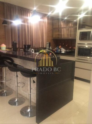 Imagem Casa com 5 Quartos à Venda, 280 m² em Nações - Balneário Camboriú Imagem Casa com 5 Quartos à Venda, 280 m² em Nações - Balneário Camboriú