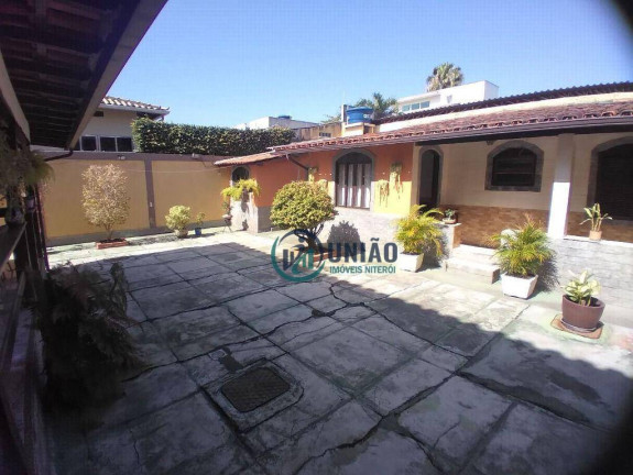 Imagem Casa com 4 Quartos à Venda, 250 m² em Itaipu - Niterói Imagem Casa com 4 Quartos à Venda, 250 m² em Itaipu - Niterói