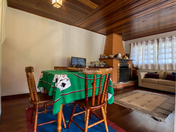 Imagem Casa com 6 Quartos à Venda, 300 m² em Alto Capivari - Campos Do Jordão Imagem Casa com 6 Quartos à Venda, 300 m² em Alto Capivari - Campos Do Jordão