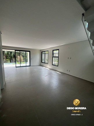 Imagem Casa com 3 Quartos à Venda, 216 m² em Nova Gardênia - Atibaia Imagem Casa com 3 Quartos à Venda, 216 m² em Nova Gardênia - Atibaia