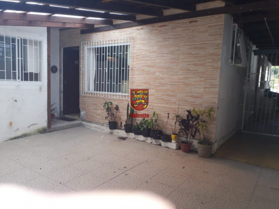 Casa com 3 Quartos à Venda, 230 m² em Ratones - Florianópolis