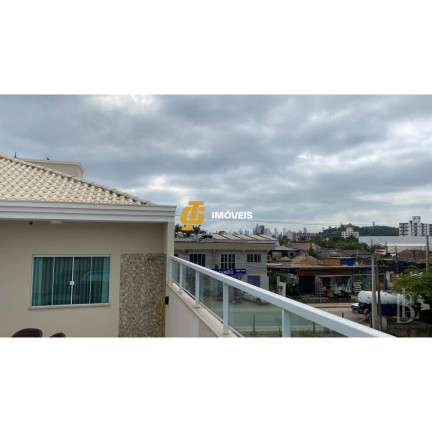 Imagem Casa com 3 Quartos à Venda, 387 m² em Areias - Camboriú Imagem Casa com 3 Quartos à Venda, 387 m² em Areias - Camboriú