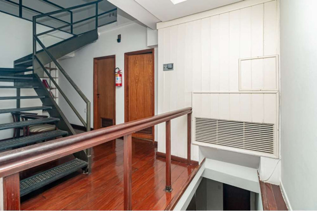 Imagem Casa com 5 Quartos à Venda, 450 m² em Bom Fim - Porto Alegre Imagem Casa com 5 Quartos à Venda, 450 m² em Bom Fim - Porto Alegre