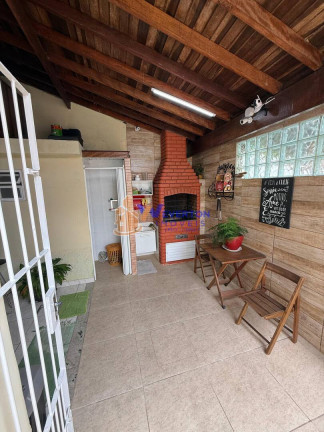 Imagem Casa com 2 Quartos à Venda, 250 m² em Bairro Itaoca - Mongaguá Imagem Casa com 2 Quartos à Venda, 250 m² em Bairro Itaoca - Mongaguá
