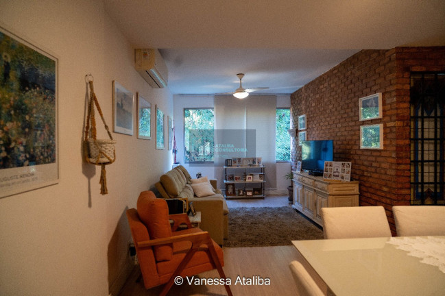 Imagem Imóvel com 3 Quartos à Venda, 101 m² em Humaitá - Rio De Janeiro Imagem Imóvel com 3 Quartos à Venda, 101 m² em Humaitá - Rio De Janeiro
