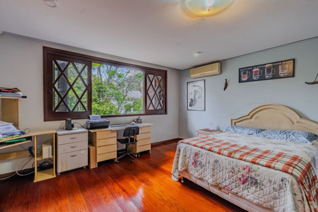 Imagem Casa com 3 Quartos à Venda, 385 m² em Agronomia - Porto Alegre Imagem Casa com 3 Quartos à Venda, 385 m² em Agronomia - Porto Alegre