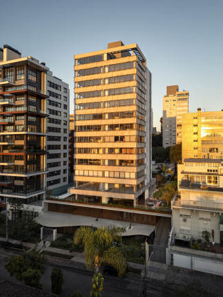 Imagem Apartamento com 3 Quartos à Venda, 160 m² em Petrópolis - Porto Alegre Imagem Apartamento com 3 Quartos à Venda, 160 m² em Petrópolis - Porto Alegre
