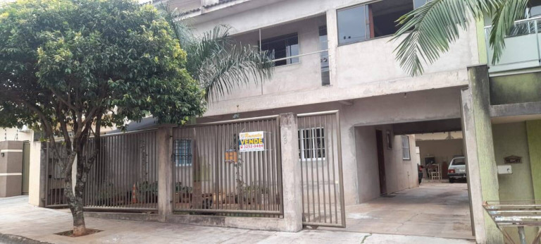 Sobrado com 5 Quartos à Venda, 260 m² em Jardim Santa Alice - Arapongas