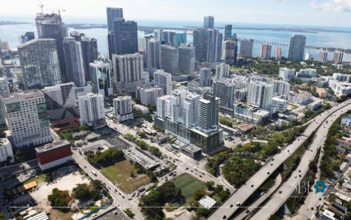 Imagem Apartamento com 1 Quarto à Venda, 30 m² em Brickell - Biscayne Park