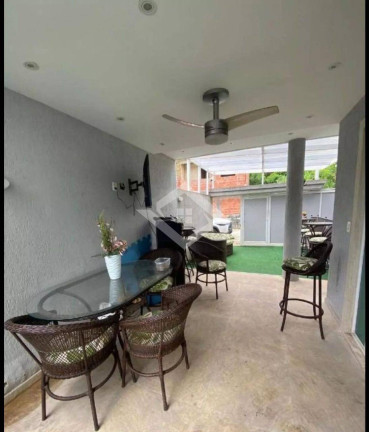 Imagem Casa com 3 Quartos à Venda, 300 m² em Taquara - Rio De Janeiro