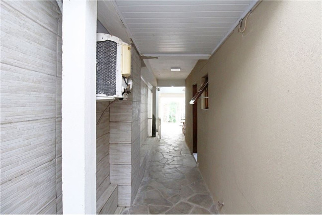 Imagem Casa com 3 Quartos à Venda, 198 m² em Medianeira - Porto Alegre