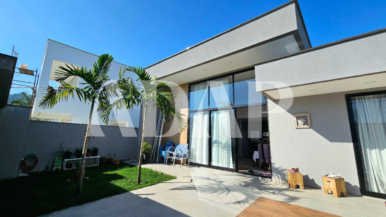 Imagem Casa com 3 Quartos à Venda, 380 m² em Vargem Pequena - Rio De Janeiro