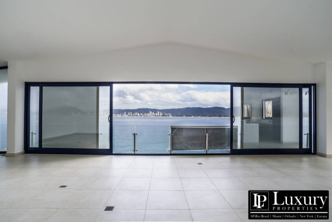 Imagem Apartamento com 3 Quartos à Venda, 181 m² em Península - Guarujá Imagem Apartamento com 3 Quartos à Venda, 181 m² em Península - Guarujá