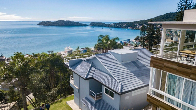 Imagem Casa com 3 Quartos à Venda, 337 m² em Bombinhas Imagem Casa com 3 Quartos à Venda, 337 m² em Bombinhas