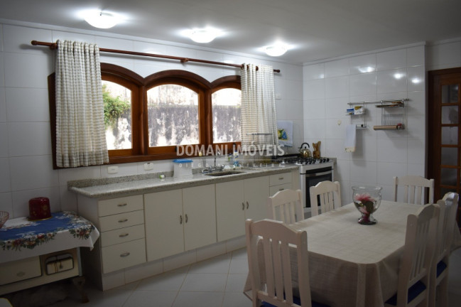 Imagem Casa com 4 Quartos à Venda, 314 m² em Região Do Alto Do Capivari - Campos Do Jordão Imagem Casa com 4 Quartos à Venda, 314 m² em Região Do Alto Do Capivari - Campos Do Jordão