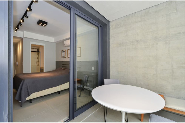 Imagem Imóvel com 1 Quarto à Venda, em Moema - São Paulo Imagem Imóvel com 1 Quarto à Venda, em Moema - São Paulo