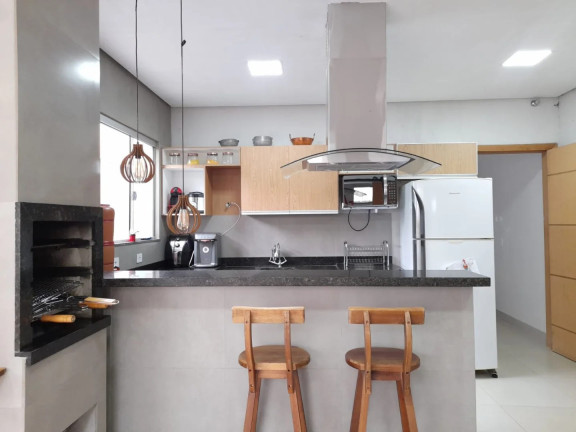 Imagem Imóvel com 
            	3             Quartos à Venda, 150 m² em 
            	Sitios Santa Luzia             - 
            	Aparecida De Goiania            