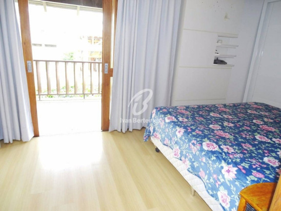 Imagem Sobrado com 2 Quartos para Temporada, em Bombas - Bombinhas Imagem Sobrado com 2 Quartos para Temporada, em Bombas - Bombinhas