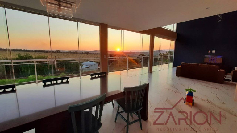 Imagem Sobrado com 3 Quartos à Venda, 700 m² em Granjas Rurais Reunidas São Judas Tadeu - Taubaté Imagem Sobrado com 3 Quartos à Venda, 700 m² em Granjas Rurais Reunidas São Judas Tadeu - Taubaté