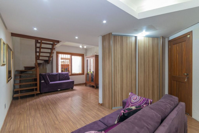 Imagem Imóvel com 3 Quartos à Venda, em Camaquã - Porto Alegre Imagem Imóvel com 3 Quartos à Venda, em Camaquã - Porto Alegre