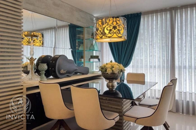 Imagem Apartamento com 3 Quartos à Venda, 200 m² em Centro - Balneário Camboriú