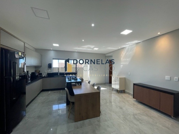 Imagem Casa com 3 Quartos à Venda, 250 m² em Setor Habitacional Arniqueira (águas Claras) - Brasília Imagem Casa com 3 Quartos à Venda, 250 m² em Setor Habitacional Arniqueira (águas Claras) - Brasília