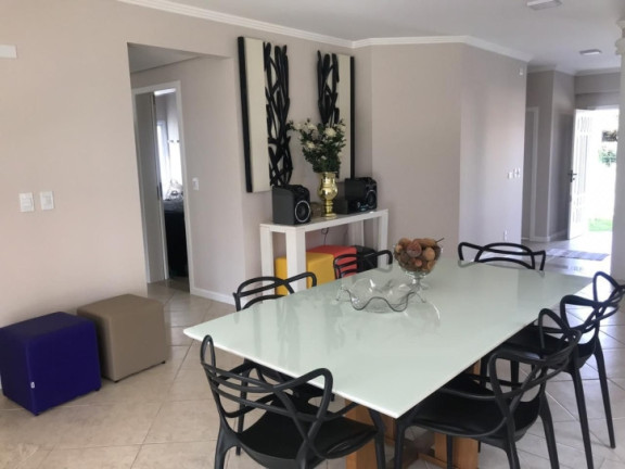 Imagem Casa com 5 Quartos à Venda, 373 m² em Jurerê - Florianópolis Imagem Casa com 5 Quartos à Venda, 373 m² em Jurerê - Florianópolis