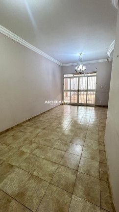 Imagem Casa com 3 Quartos à Venda, 360 m² Imagem Casa com 3 Quartos à Venda, 360 m²