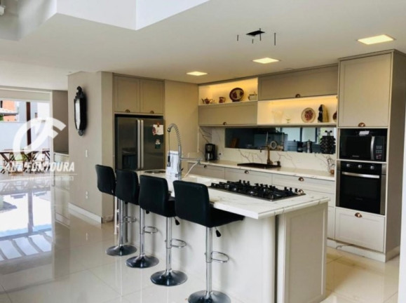 Imagem Casa com 4 Quartos à Venda, 286 m² em Santa Regina - Camboriú
