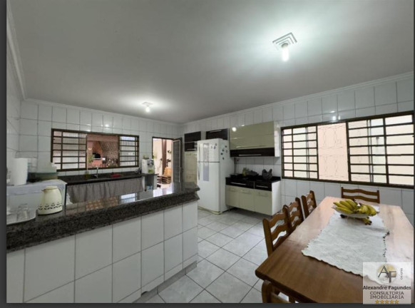 Imagem Casa com 4 Quartos à Venda, 420 m² em Setor Jaó - Goiânia Imagem Casa com 4 Quartos à Venda, 420 m² em Setor Jaó - Goiânia