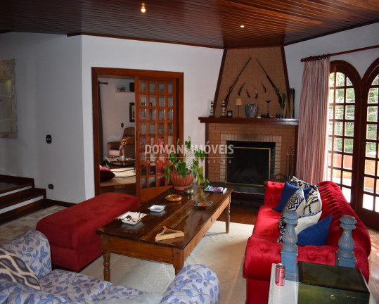 Imagem Casa com 4 Quartos à Venda, 530 m² em Região Do Alto Da Vila Inglesa - Campos Do Jordão Imagem Casa com 4 Quartos à Venda, 530 m² em Região Do Alto Da Vila Inglesa - Campos Do Jordão