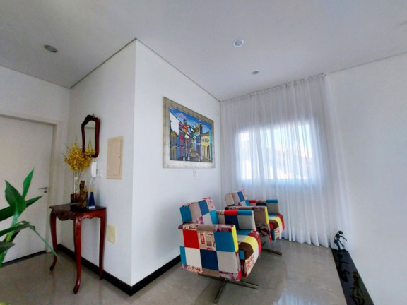Imagem Casa com 3 Quartos à Venda, 275 m²