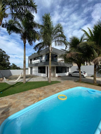 Casa com 4 Quartos à Venda, 202 m² em Bom Retiro - Joinville
