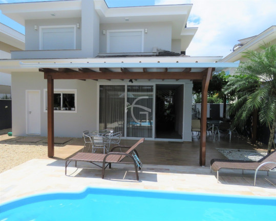 Imagem Casa com 3 Quartos à Venda, 300 m² em Anita Garibaldi - Joinville Imagem Casa com 3 Quartos à Venda, 300 m² em Anita Garibaldi - Joinville