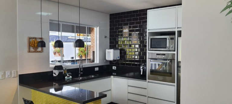 Imagem Casa com 4 Quartos à Venda, 220 m² em Mar Verde - Caraguatatuba Imagem Casa com 4 Quartos à Venda, 220 m² em Mar Verde - Caraguatatuba