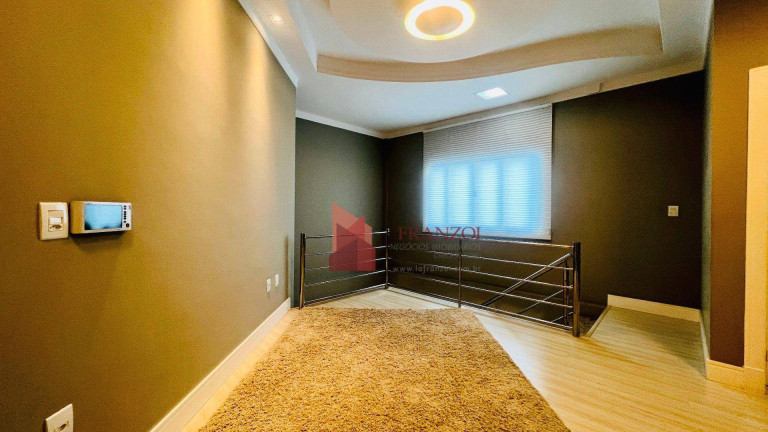 Imagem Casa com 4 Quartos à Venda, 381 m² em Vila Operária - Itajaí Imagem Casa com 4 Quartos à Venda, 381 m² em Vila Operária - Itajaí