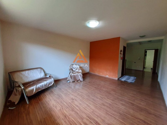 Imagem Casa com 4 Quartos à Venda, 380 m² Imagem Casa com 4 Quartos à Venda, 380 m²