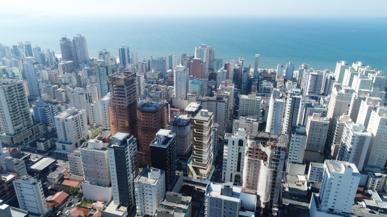 Imagem Imóvel com 4 Quartos à Venda, em Meia Praia - Itapema Imagem Imóvel com 4 Quartos à Venda, em Meia Praia - Itapema
